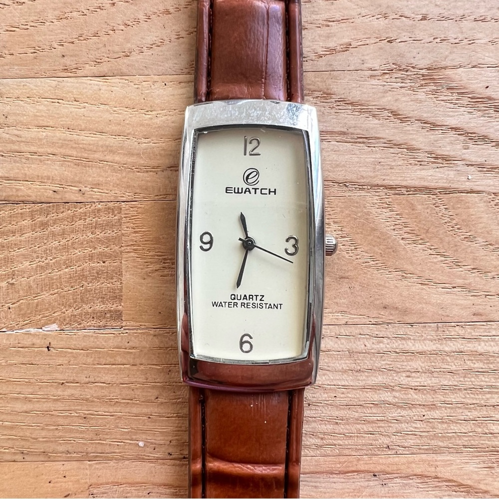 Ewatch ladies silver tone brown fashion watch NEW BATTERY